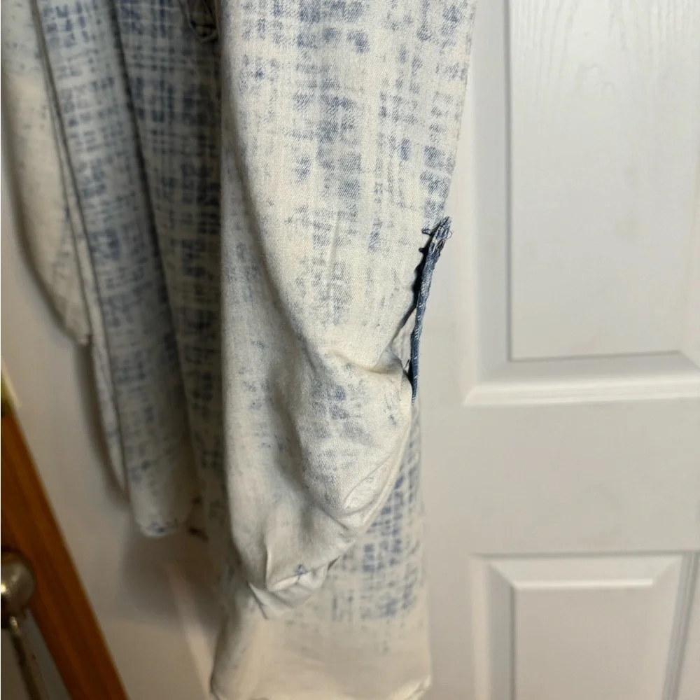 SKIES ARE BLUE Women’s Blue & White Collar Shirt ~ Size L - Picture 4 of 8
